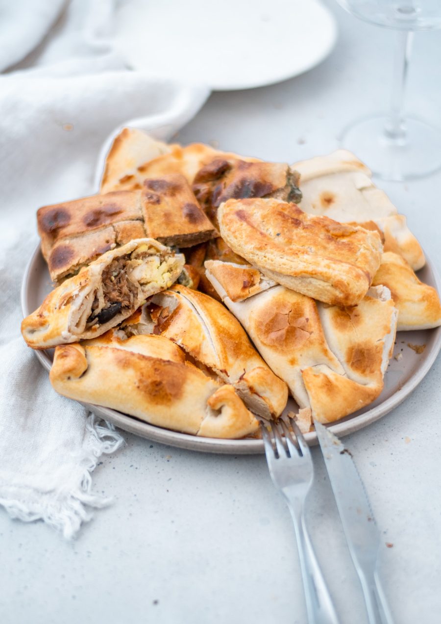 Bandeja de empanadas Gratien recién horneadas